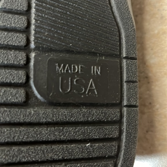 Iron Age leather steel toe work shoe, size 10 W - Picture 3 of 7